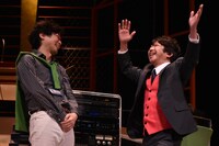 （左から）山崎樹範、辻本耕志。