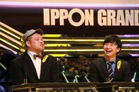 （左から）野性爆弾くっきー、オードリー若林。(c)フジテレビ