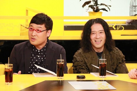「IPPANお題グランプリ」MCの（左から）南海キャンディーズ山里、ピース又吉。(c)フジテレビ