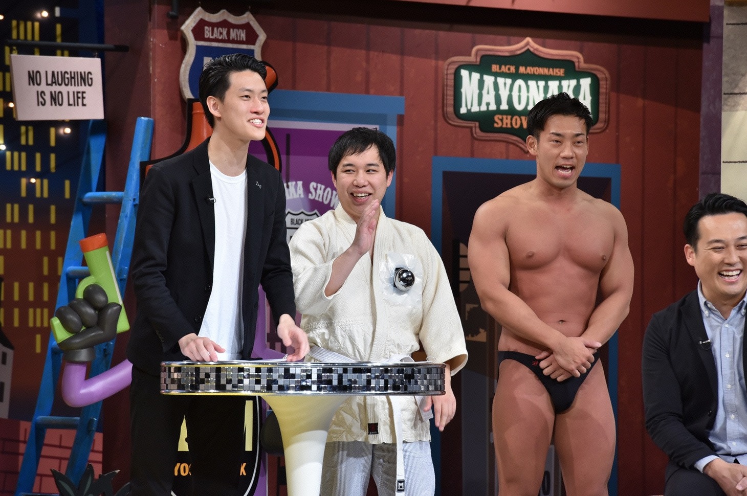 「マヨなか笑人」のワンシーン。(c)読売テレビ