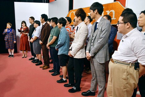 グランドチャンピオン大会に出場する芸人たち。