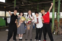 左から伊藤健太郎、清野菜名、ムロツヨシ、須賀健太、賀来賢人。