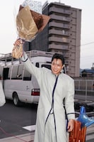 片桐智司役の鈴木伸之。