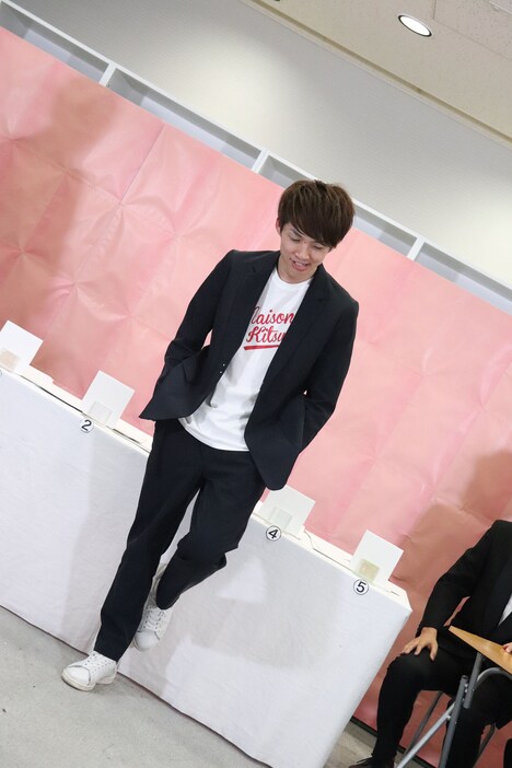 ゆず立ちの元祖、アインシュタイン河井。