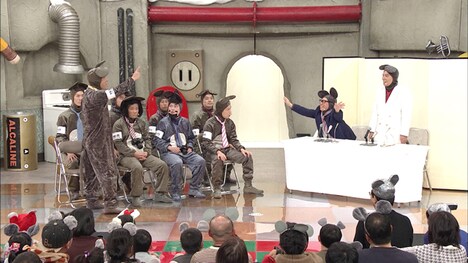 「爆チュー問題 クリスマスライブ2018」のワンシーン。(c)TITAN/TOPICS/フジテレビ