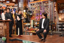 ギャロップ林の“カツラフィッシング”に挑戦する高畑充希。(c)日本テレビ