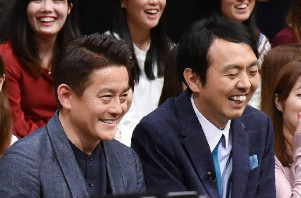 特別審査員のスピードワゴン井戸田、アンガールズ田中（左から）。