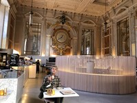 「迷宮グルメ 異郷の駅前食堂」(c)BS朝日