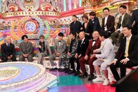 「金曜★ロンドンハーツ 豪華49名で笑いの祭典 ドッキリスター大賞＆奇跡の変身4時間SP」より。(c)テレビ朝日