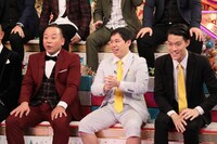 霜降り明星（右から2人）。(c)テレビ朝日