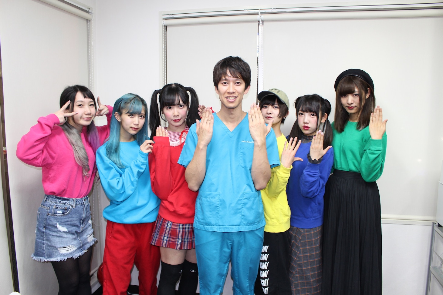 しゅんしゅんクリニックPとバンドじゃないもん！MAXX NAKAYOSHI。