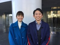 左から佐藤栞里、有吉弘行。(c)日本テレビ