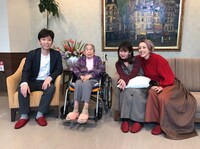 「ご長寿ツアー」の参加者たち。(c)日本テレビ