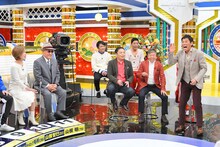 山根明氏夫妻は明石家さんまと初対面を果たす。(c)MBS