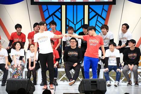 「マンゲキ歌合戦inよしもと漫才劇場」の様子。