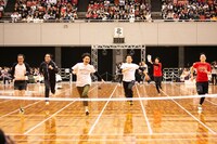 激走する芸人たち。