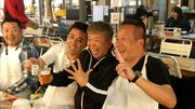 村上ショージ（中央）の相席旅のワンシーン。(c)ABC