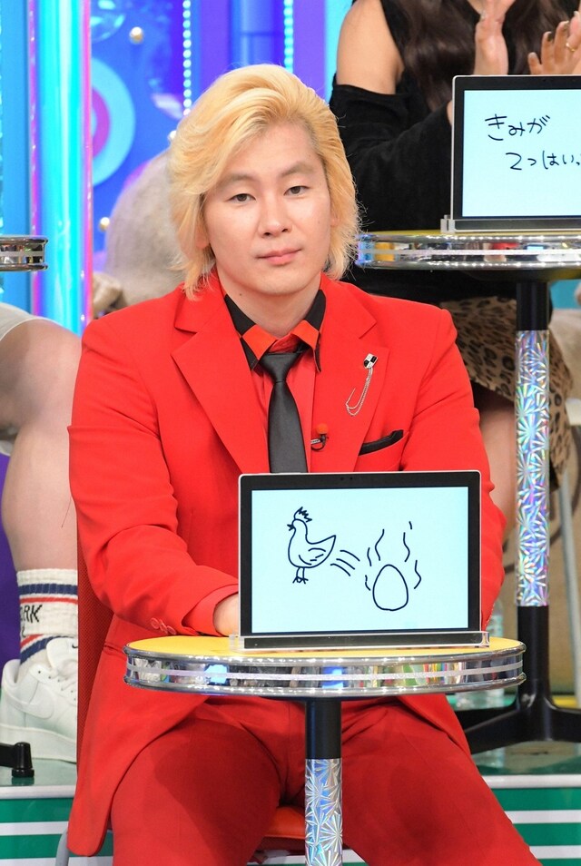 「坂上＆指原のつぶれない店SP」に出演するメイプル超合金カズレーザー。(c)TBS