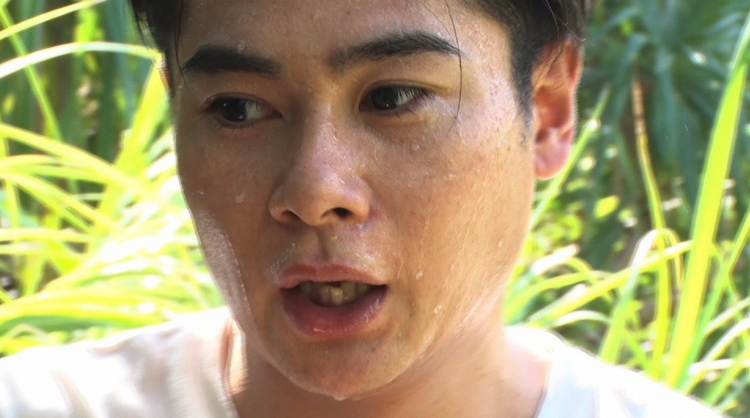 「吉村崇、無人島を買う！」のワンシーン。(c)NiB