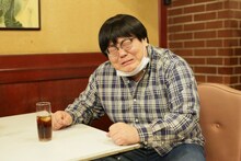 「名古屋行き最終列車2019」より、タイムマシーン3号・関出演シーン。(c)メ～テレ