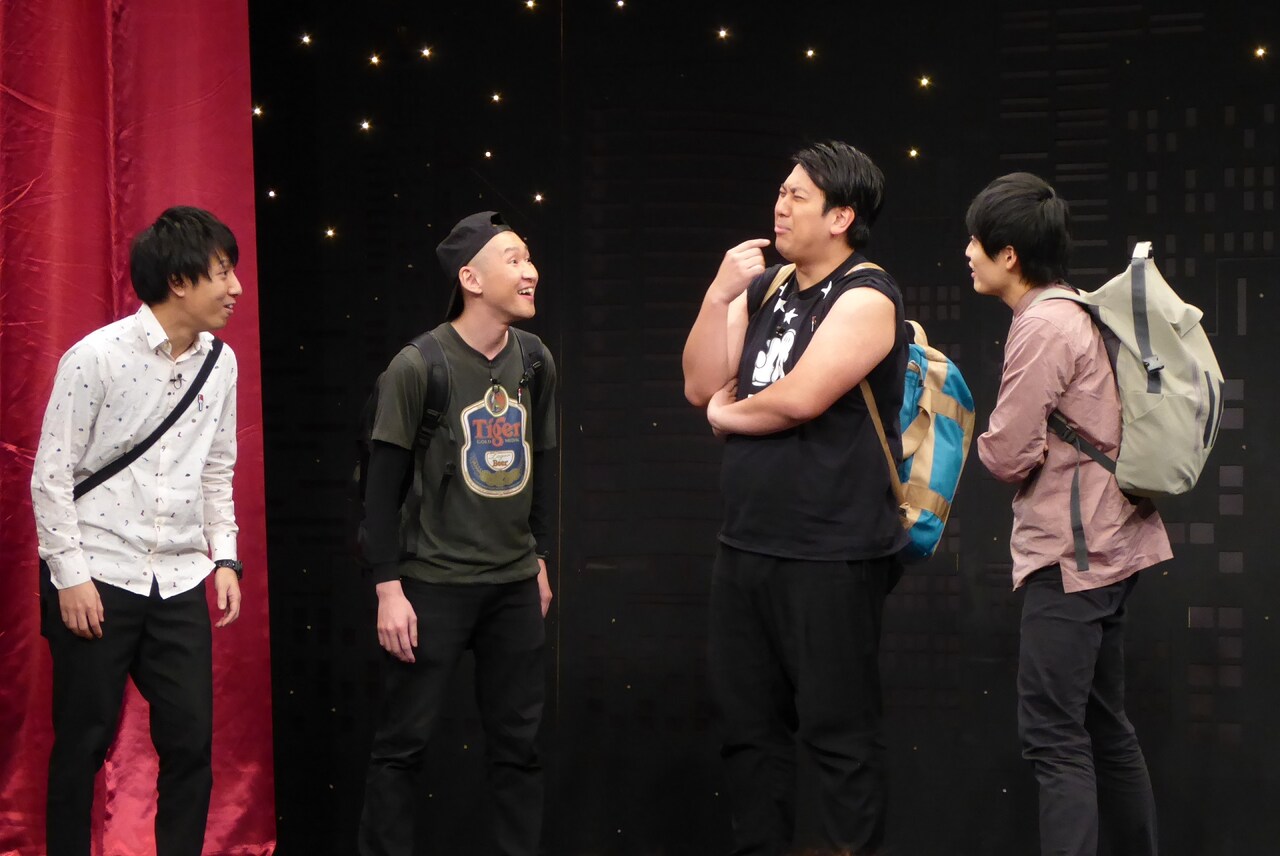 左からそいつどいつ、レインボー。(c)BSフジ