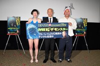 （左から）牧野ステテコ、バイきんぐ。