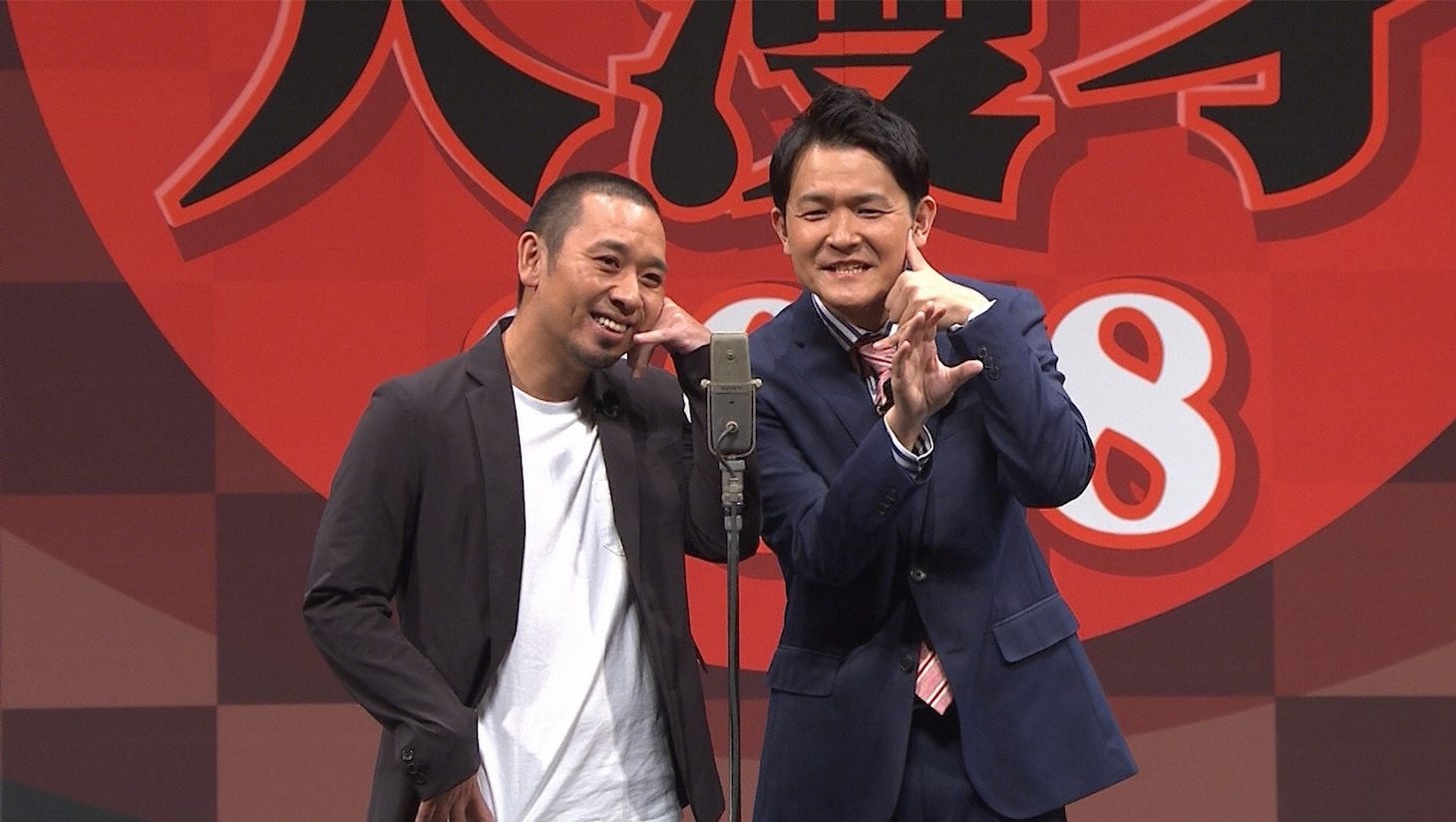 「千鳥の大漫才～即完プレミアライブ地上波初公開！～」に出演する千鳥。(c)関西テレビ