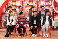 スタジオの芸人リポーターたち。(c)関西テレビ