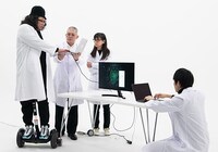 ハッシュドビーフ・ラボの研究員たち。