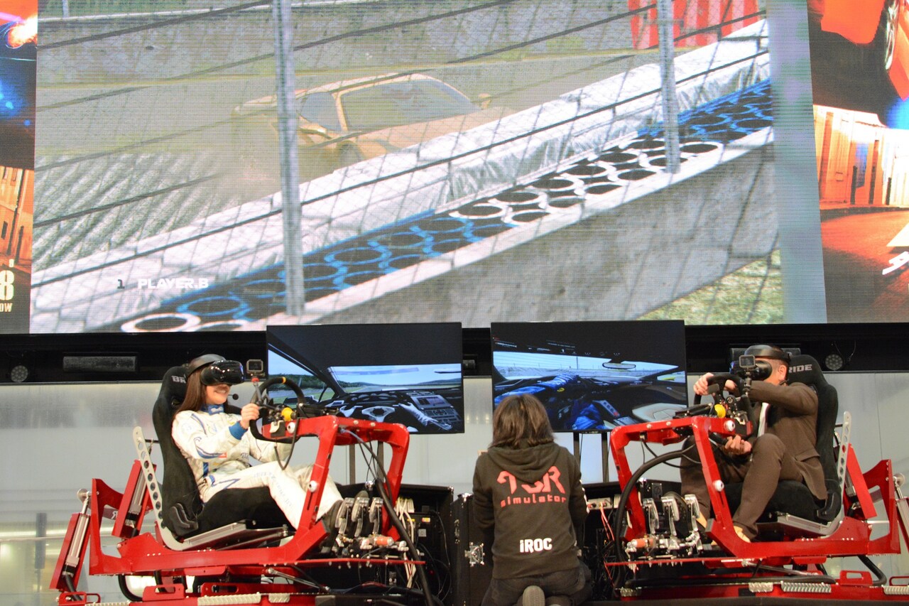 千鳥がVRレース対決で逆走＆大クラッシュ、ノブ「死んだ！大悟が死んだ