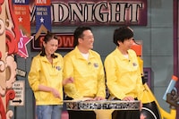 左から宮田聡子、藤崎マーケット。(c)読売テレビ