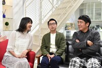 （左から）田中美佐子、おぎやはぎ。