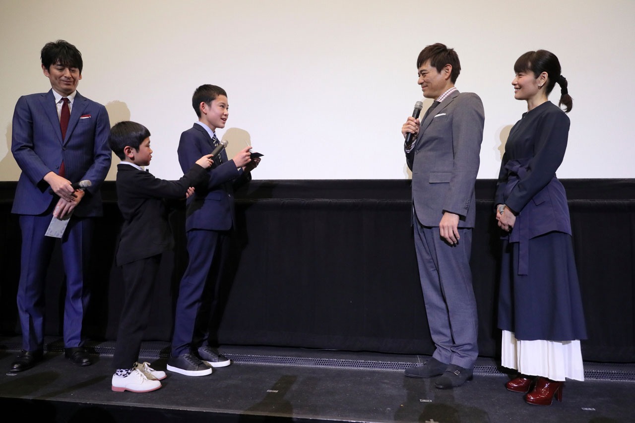 「めんたいぴりり」の公開初日舞台挨拶の様子。