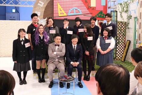 会見の様子。(c)関西テレビ