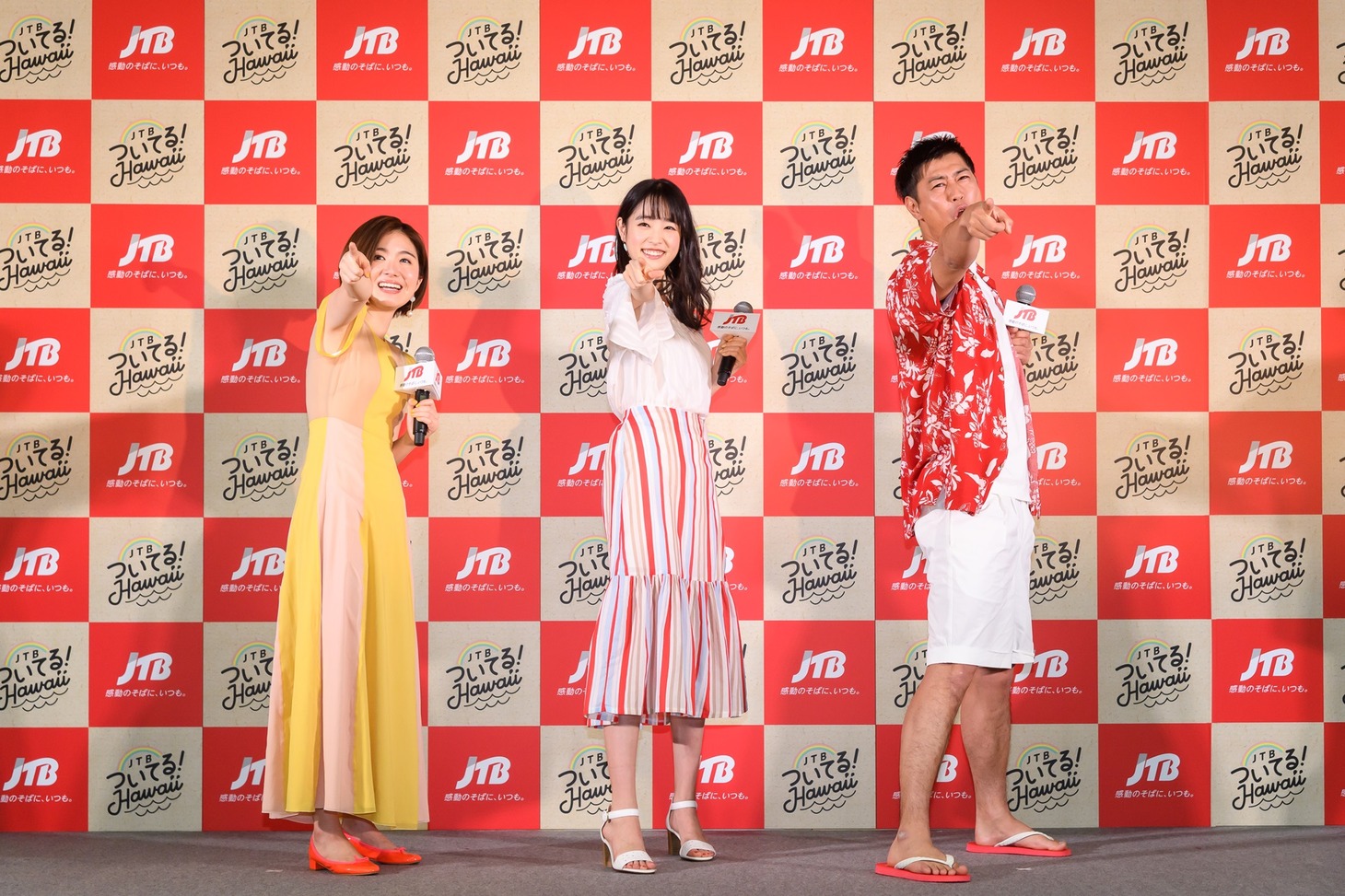 （左から）杏沙子、高橋ひかる、パンサー尾形。