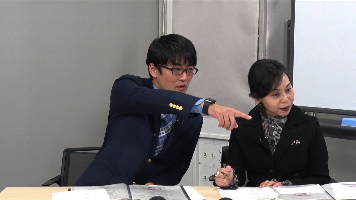 （左から）劇団ひとり、喜多あおい氏。(c)テレビ朝日