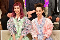 （左から）水原佑果、水原希子の姉妹。(c)TBS