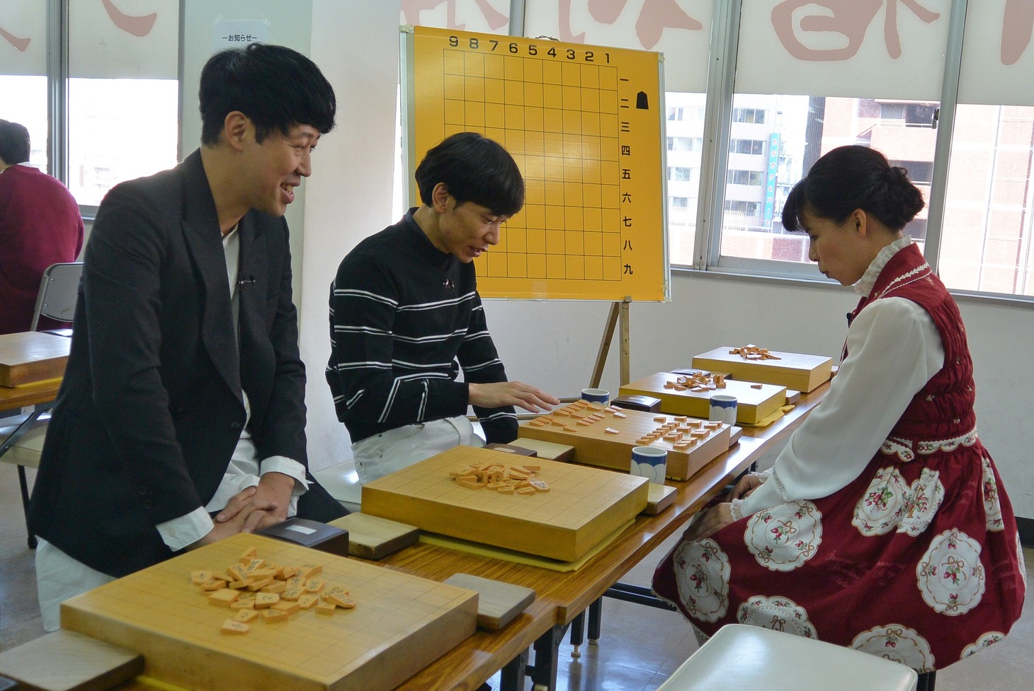 「小籔千豊の将棋道場小破り」のワンシーン。