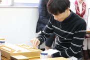 「小籔千豊の将棋道場小破り」のワンシーン。