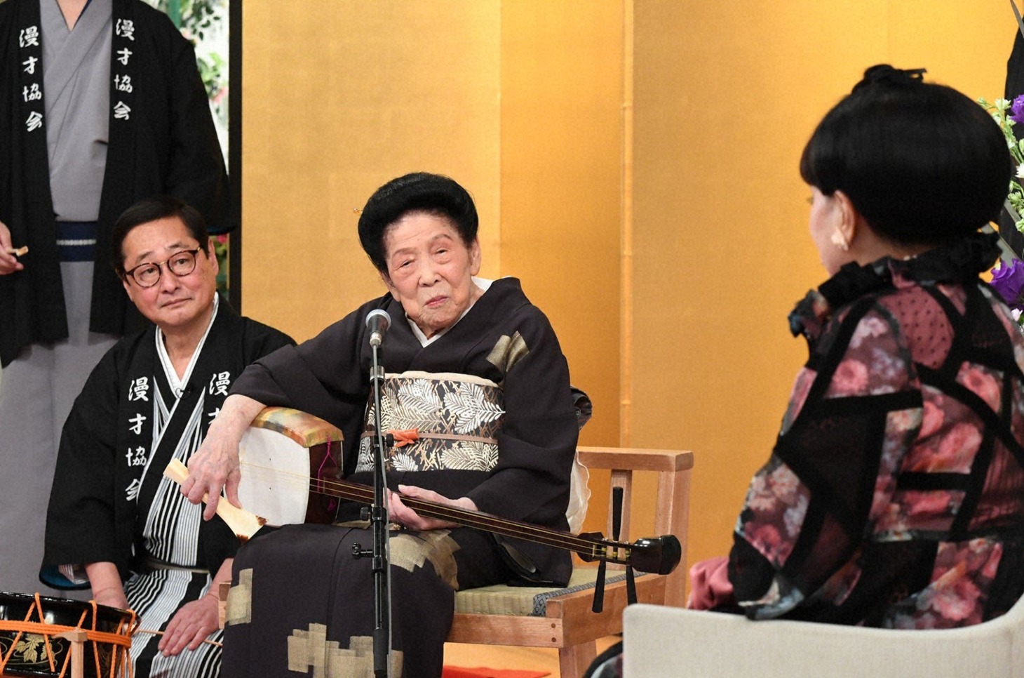 内海桂子（中央）(c)テレビ朝日