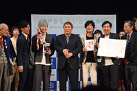 表彰式の様子。