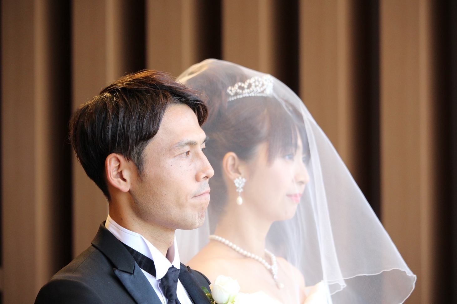 左から河井陽介、広瀬麻知子アナウンサー。(c)静岡朝日テレビ