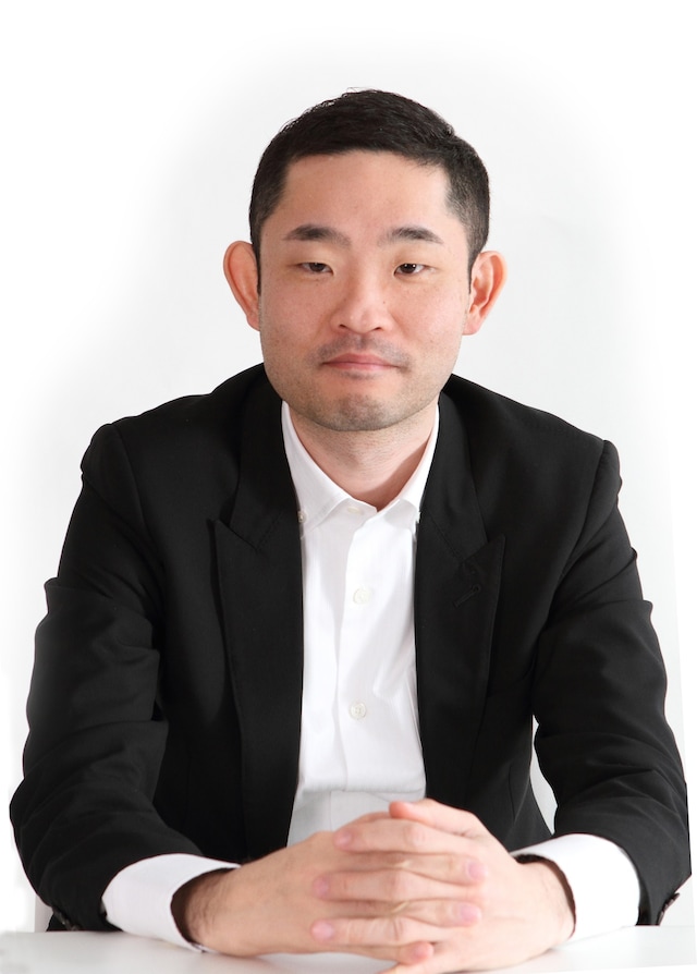 舞台「上にいきたくないデパート」主演の今野浩喜。