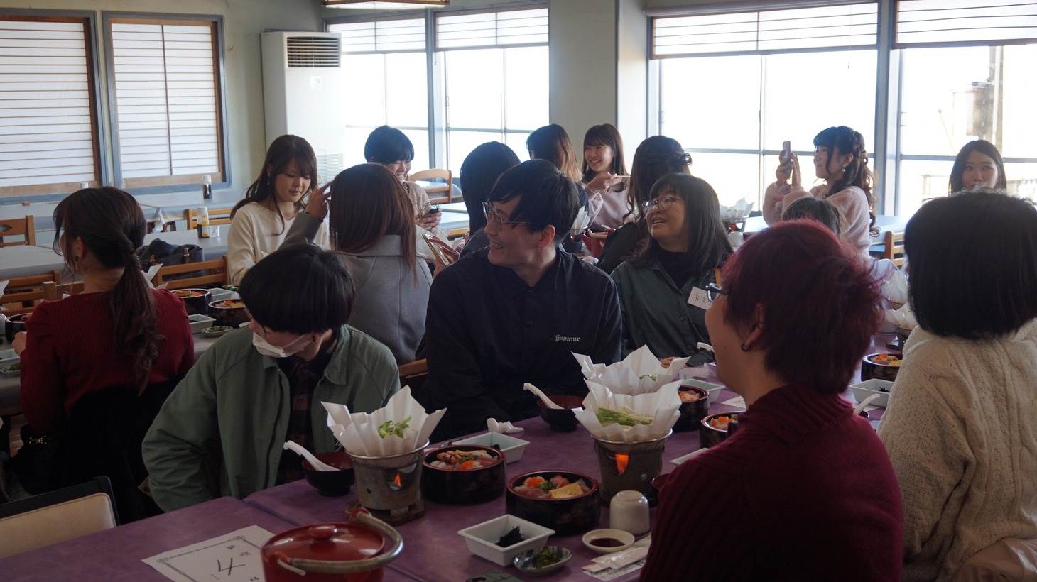昼食中の様子。