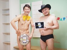 左からアキラ100%、ハリウッドザコシショウ。