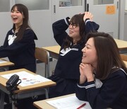 「超実践！こじらせ女学院」のワンシーン。(c)静岡朝日テレビ