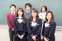 「超実践！こじらせ女学院」の出演者たち。(c)静岡朝日テレビ