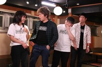 変人の（左から）ミラクルひかる、ホリ、山本高広、原口あきまさ。(c)フジテレビ