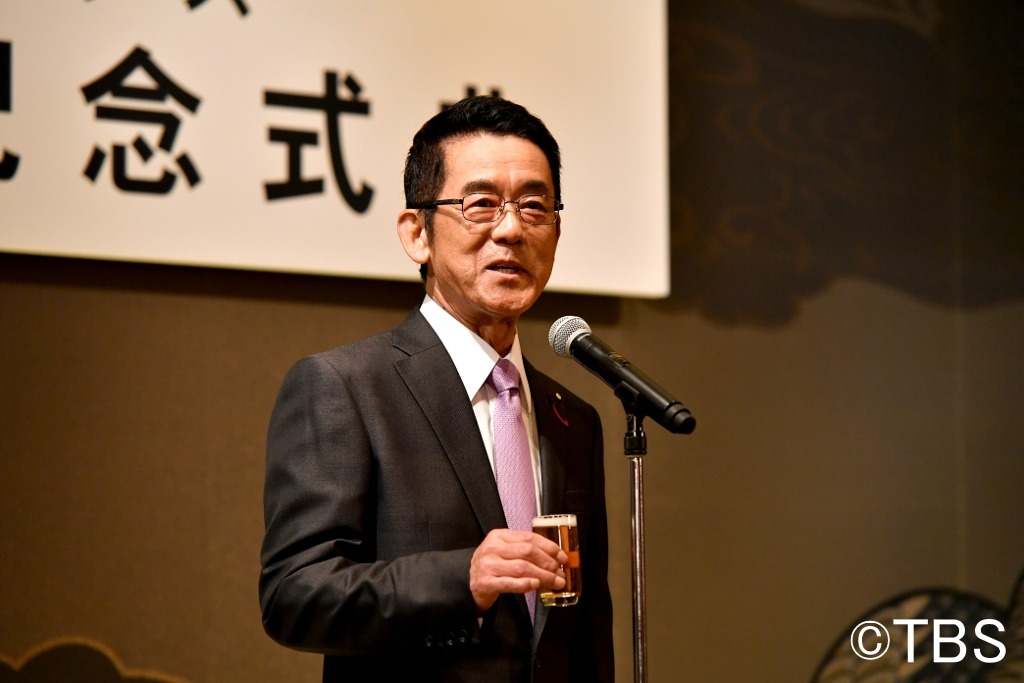 「日曜劇場『グッドワイフ』」に出演する三遊亭円楽。