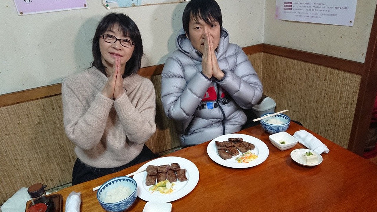ゲストの田中美佐子（左）と千原ジュニア（右）。(c)テレビ東京